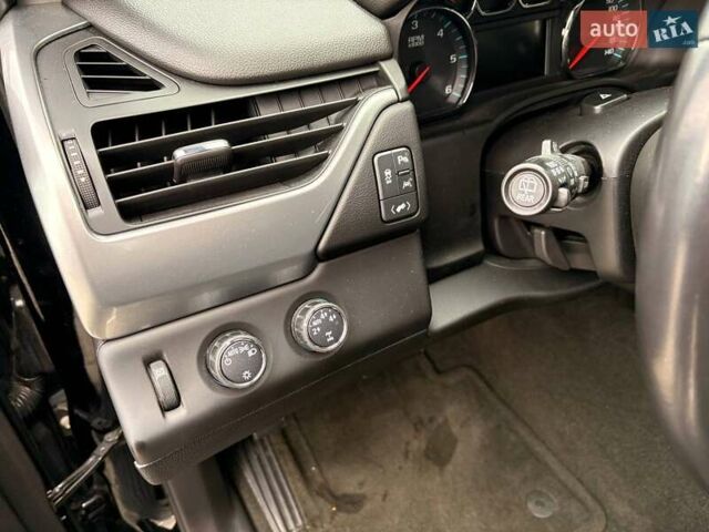 Шевроле Субурбан 2016 в Киеве на Automoto.ua Черный Шевроле Субурбан, объемом двигателя 5.3 л и пробегом 140 тыс. км за 50000 $, фото 18 на Automoto.ua