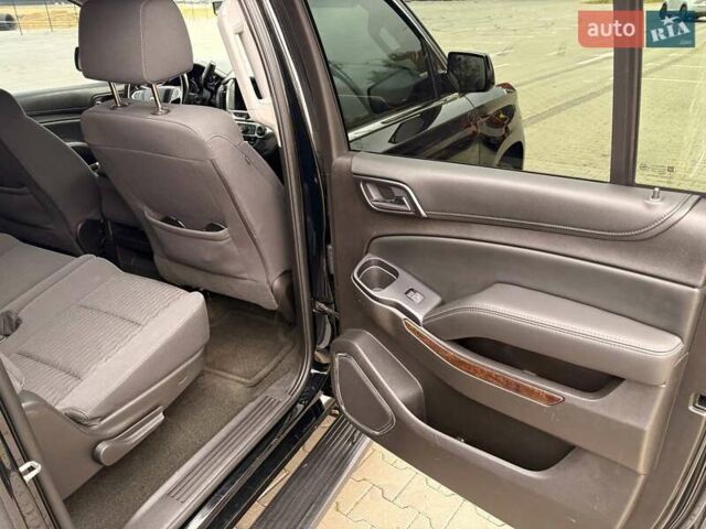 Шевроле Субурбан 2016 в Киеве на Automoto.ua Черный Шевроле Субурбан, объемом двигателя 5.3 л и пробегом 140 тыс. км за 50000 $, фото 22 на Automoto.ua