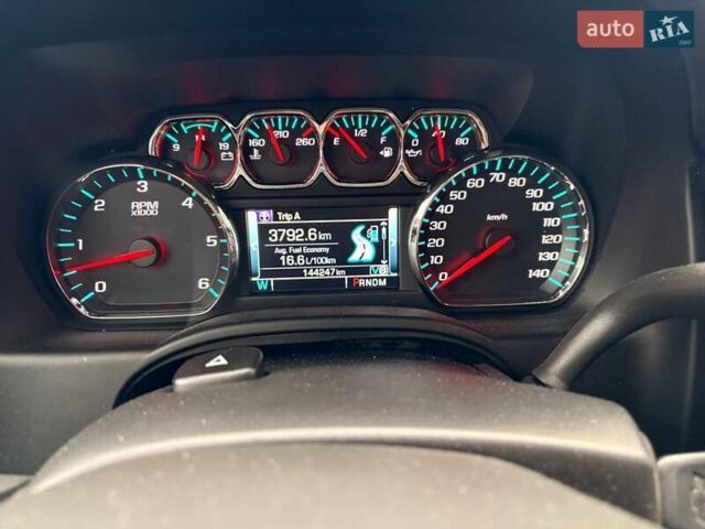 Шевроле Субурбан 2016 в Киеве на Automoto.ua Черный Шевроле Субурбан, объемом двигателя 5.3 л и пробегом 140 тыс. км за 50000 $, фото 15 на Automoto.ua