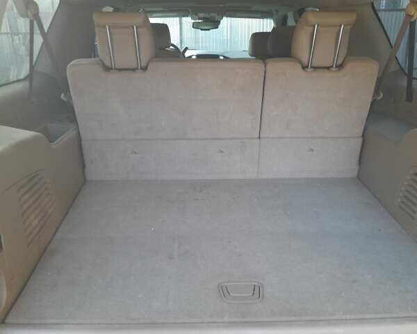 Черный Шевроле Субурбан, объемом двигателя 5.3 л и пробегом 157 тыс. км за 42000 $, фото 8 на Automoto.ua