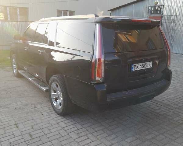 Черный Шевроле Субурбан, объемом двигателя 5.3 л и пробегом 157 тыс. км за 42000 $, фото 4 на Automoto.ua