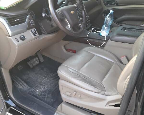 Черный Шевроле Субурбан, объемом двигателя 5.3 л и пробегом 157 тыс. км за 42000 $, фото 5 на Automoto.ua