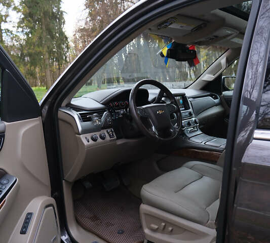 Коричневий Шевроле Субурбан, об'ємом двигуна 5.33 л та пробігом 240 тис. км за 35000 $, фото 11 на Automoto.ua