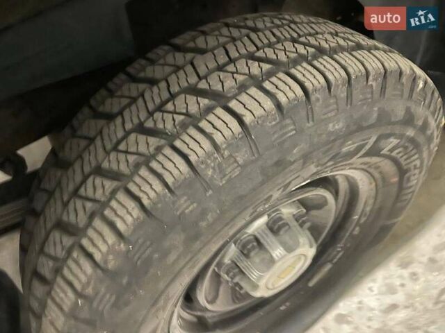 Шевроле Субурбан, об'ємом двигуна 0 л та пробігом 171 тис. км за 7000 $, фото 13 на Automoto.ua