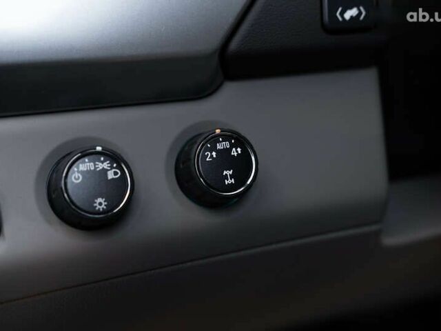 Шевроле Субурбан, об'ємом двигуна 5.3 л та пробігом 153 тис. км за 33000 $, фото 24 на Automoto.ua