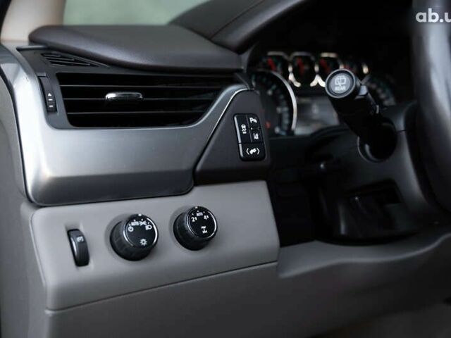 Шевроле Субурбан, об'ємом двигуна 5.3 л та пробігом 153 тис. км за 33000 $, фото 17 на Automoto.ua