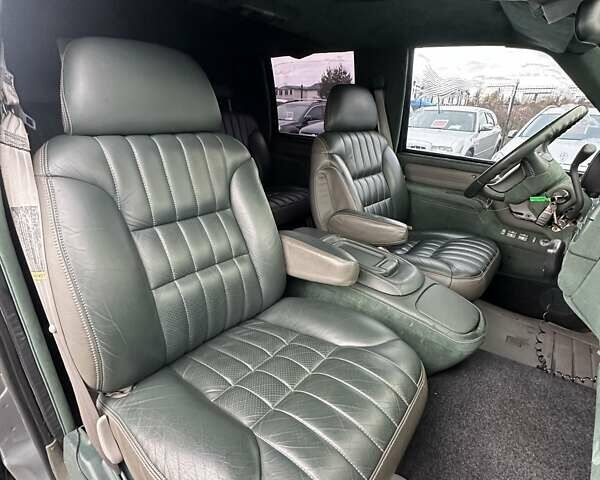 Серый Шевроле Субурбан, объемом двигателя 7.45 л и пробегом 565 тыс. км за 12000 $, фото 22 на Automoto.ua