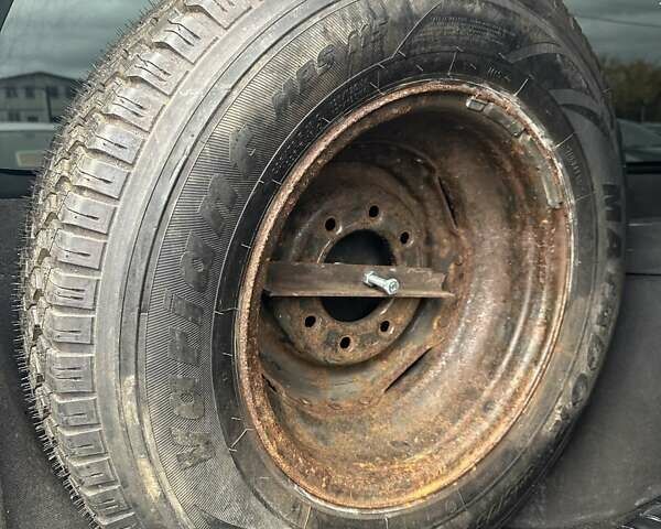 Серый Шевроле Субурбан, объемом двигателя 7.45 л и пробегом 565 тыс. км за 12000 $, фото 15 на Automoto.ua