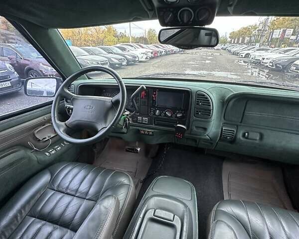 Серый Шевроле Субурбан, объемом двигателя 7.45 л и пробегом 565 тыс. км за 12000 $, фото 29 на Automoto.ua