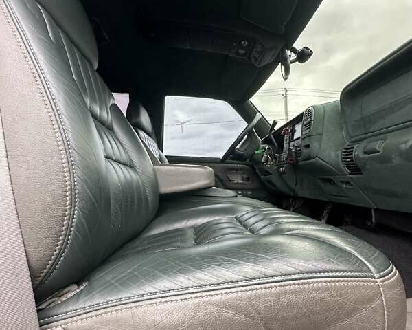 Серый Шевроле Субурбан, объемом двигателя 7.45 л и пробегом 565 тыс. км за 12000 $, фото 23 на Automoto.ua