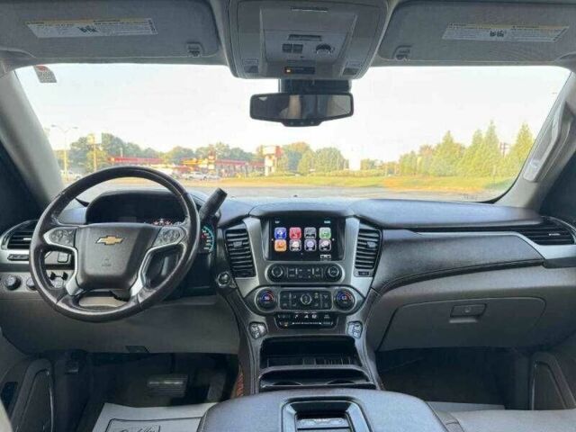 Серый Шевроле Субурбан, объемом двигателя 5.3 л и пробегом 77 тыс. км за 6800 $, фото 5 на Automoto.ua