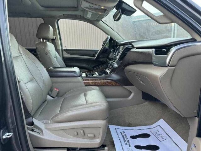 Серый Шевроле Субурбан, объемом двигателя 5.3 л и пробегом 77 тыс. км за 6800 $, фото 7 на Automoto.ua