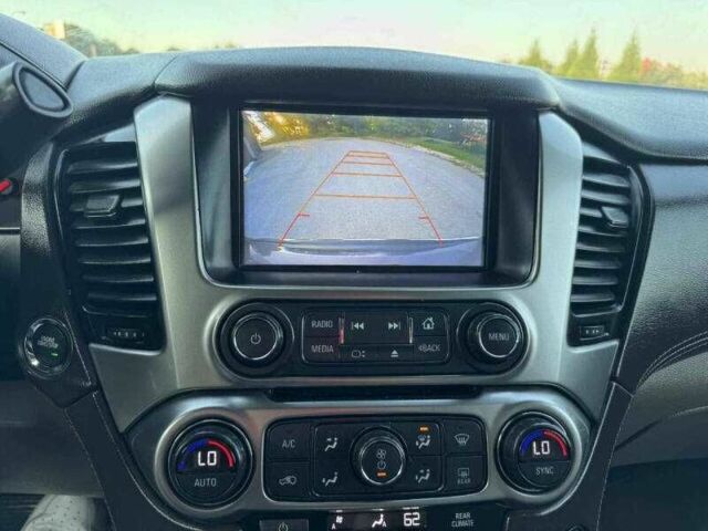 Серый Шевроле Субурбан, объемом двигателя 5.3 л и пробегом 77 тыс. км за 6800 $, фото 6 на Automoto.ua