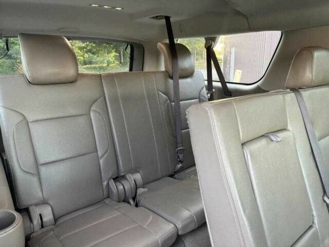 Серый Шевроле Субурбан, объемом двигателя 5.3 л и пробегом 77 тыс. км за 6800 $, фото 9 на Automoto.ua