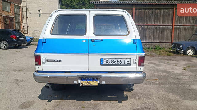 Синий Шевроле Субурбан, объемом двигателя 6.2 л и пробегом 45 тыс. км за 19000 $, фото 12 на Automoto.ua