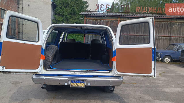 Синий Шевроле Субурбан, объемом двигателя 6.2 л и пробегом 45 тыс. км за 19000 $, фото 14 на Automoto.ua