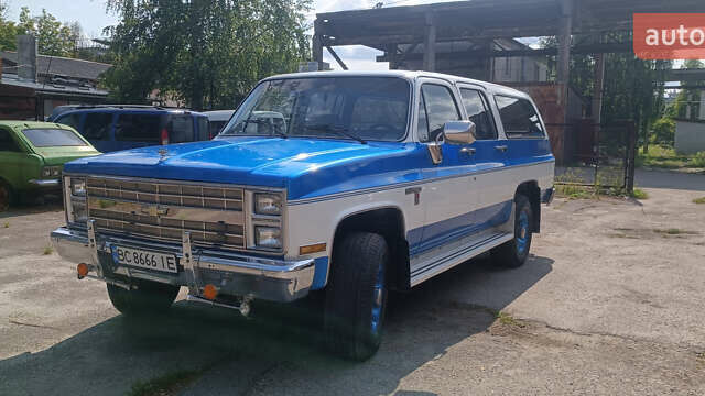 Синий Шевроле Субурбан, объемом двигателя 6.2 л и пробегом 45 тыс. км за 19000 $, фото 2 на Automoto.ua