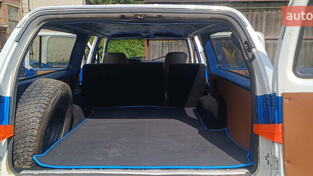 Синий Шевроле Субурбан, объемом двигателя 6.2 л и пробегом 45 тыс. км за 19000 $, фото 21 на Automoto.ua