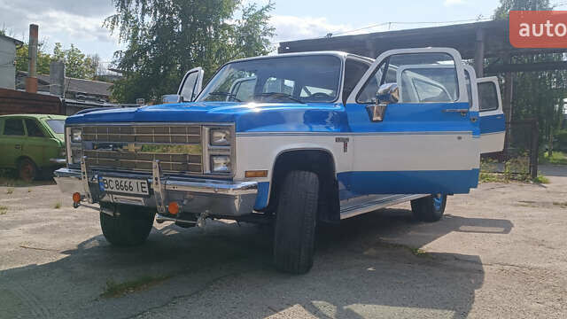 Синий Шевроле Субурбан, объемом двигателя 6.2 л и пробегом 45 тыс. км за 19000 $, фото 7 на Automoto.ua