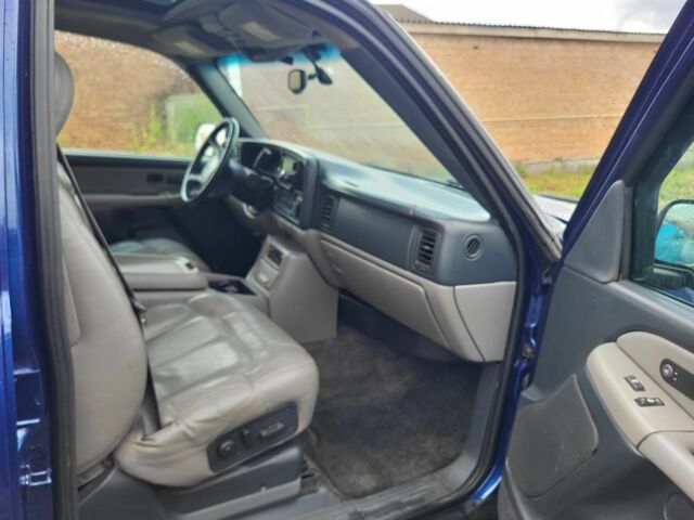 Синий Шевроле Субурбан, объемом двигателя 6 л и пробегом 380 тыс. км за 8000 $, фото 6 на Automoto.ua