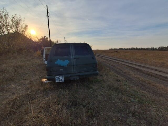 Зеленый Шевроле Субурбан, объемом двигателя 6 л и пробегом 10 тыс. км за 5500 $, фото 1 на Automoto.ua