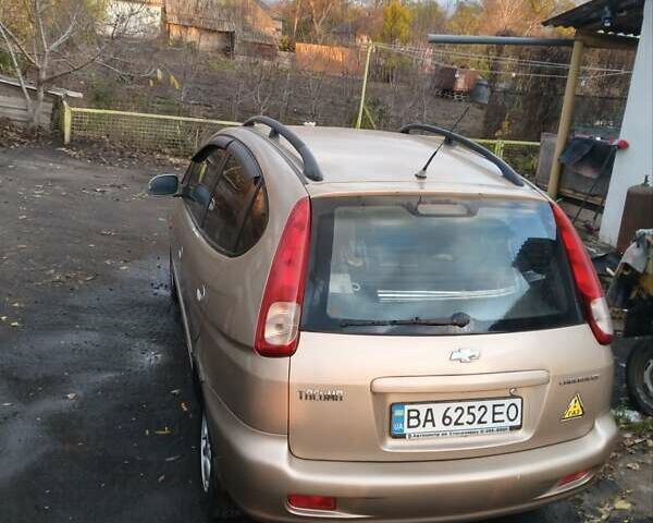 Бежевый Шевроле Такума, объемом двигателя 2 л и пробегом 113 тыс. км за 4000 $, фото 3 на Automoto.ua