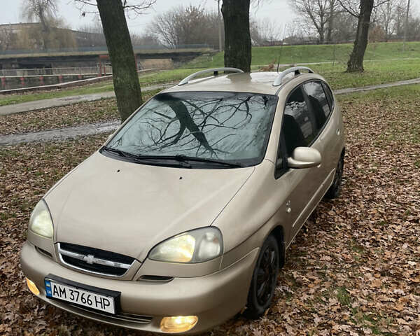 Бежевый Шевроле Такума, объемом двигателя 2 л и пробегом 251 тыс. км за 2999 $, фото 1 на Automoto.ua