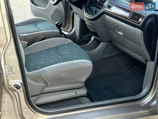 Бежевый Шевроле Такума, объемом двигателя 2 л и пробегом 132 тыс. км за 3150 $, фото 25 на Automoto.ua