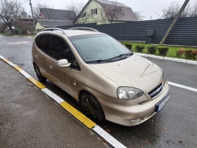 Бежевый Шевроле Такума, объемом двигателя 2 л и пробегом 250 тыс. км за 1900 $, фото 1 на Automoto.ua