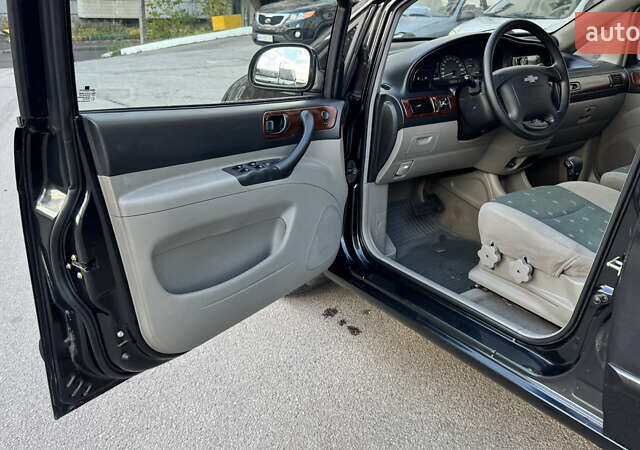 Черный Шевроле Такума, объемом двигателя 2 л и пробегом 95 тыс. км за 4250 $, фото 61 на Automoto.ua