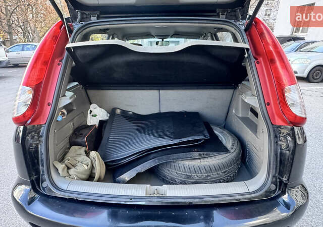 Черный Шевроле Такума, объемом двигателя 2 л и пробегом 95 тыс. км за 4250 $, фото 51 на Automoto.ua