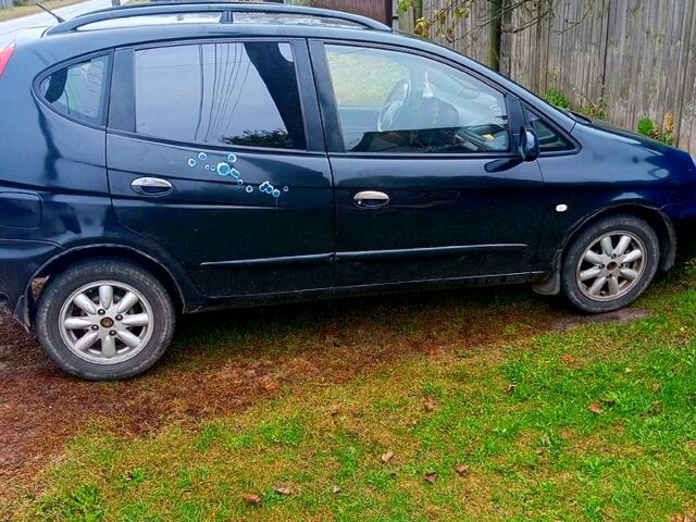 Черный Шевроле Такума, объемом двигателя 2 л и пробегом 100 тыс. км за 1750 $, фото 3 на Automoto.ua