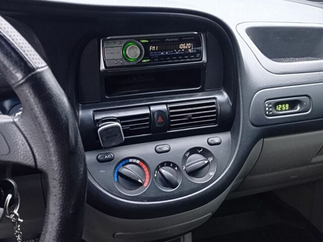 Черный Шевроле Такума, объемом двигателя 1.6 л и пробегом 68 тыс. км за 4500 $, фото 7 на Automoto.ua