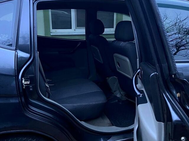 Черный Шевроле Такума, объемом двигателя 2 л и пробегом 200 тыс. км за 4600 $, фото 2 на Automoto.ua