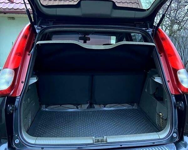 Черный Шевроле Такума, объемом двигателя 2 л и пробегом 200 тыс. км за 4600 $, фото 4 на Automoto.ua