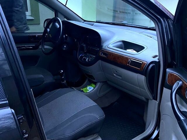 Черный Шевроле Такума, объемом двигателя 2 л и пробегом 200 тыс. км за 4600 $, фото 3 на Automoto.ua