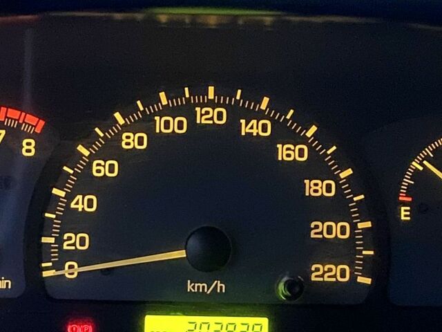 Черный Шевроле Такума, объемом двигателя 2 л и пробегом 200 тыс. км за 4600 $, фото 1 на Automoto.ua