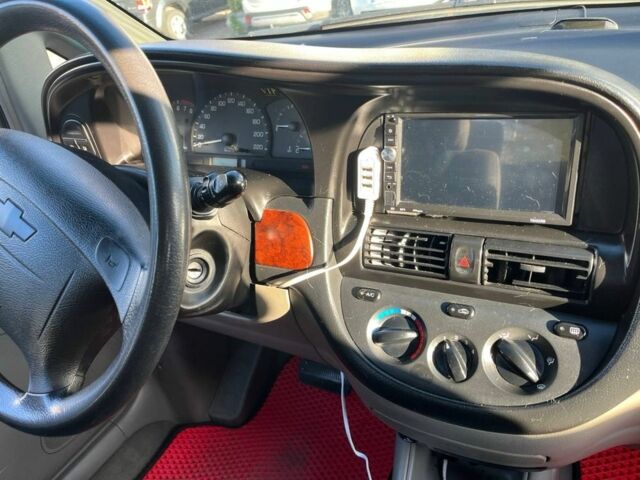 Красный Шевроле Такума, объемом двигателя 2 л и пробегом 350 тыс. км за 2800 $, фото 6 на Automoto.ua