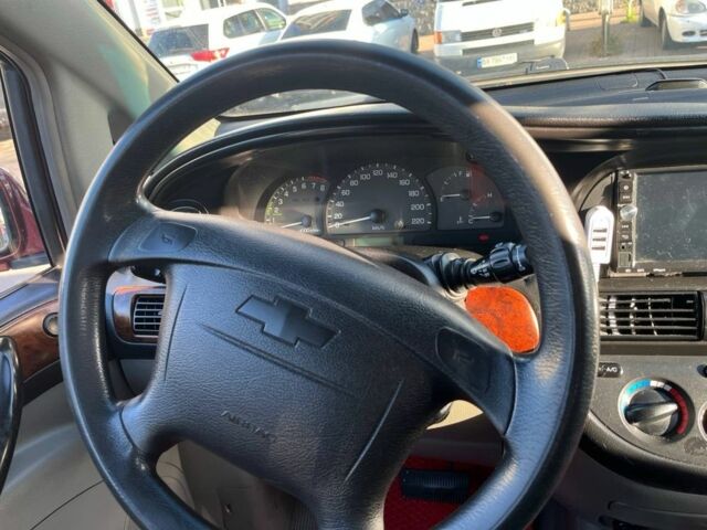 Красный Шевроле Такума, объемом двигателя 2 л и пробегом 350 тыс. км за 2800 $, фото 5 на Automoto.ua