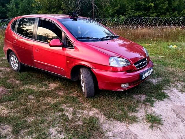 Красный Шевроле Такума, объемом двигателя 1.6 л и пробегом 305 тыс. км за 1750 $, фото 1 на Automoto.ua