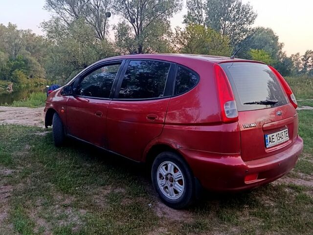 Красный Шевроле Такума, объемом двигателя 1.6 л и пробегом 305 тыс. км за 1750 $, фото 3 на Automoto.ua