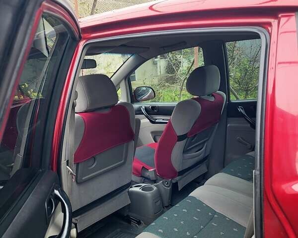 Красный Шевроле Такума, объемом двигателя 1.6 л и пробегом 143 тыс. км за 3500 $, фото 6 на Automoto.ua