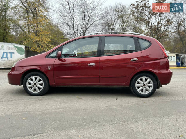 Красный Шевроле Такума, объемом двигателя 2 л и пробегом 300 тыс. км за 3000 $, фото 3 на Automoto.ua