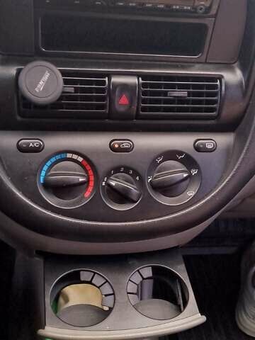 Серый Шевроле Такума, объемом двигателя 2 л и пробегом 271 тыс. км за 3500 $, фото 10 на Automoto.ua