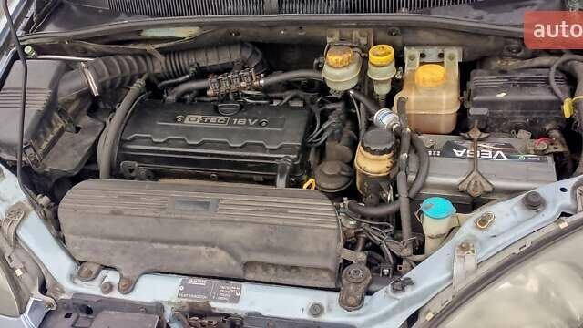 Серый Шевроле Такума, объемом двигателя 2 л и пробегом 271 тыс. км за 3500 $, фото 6 на Automoto.ua