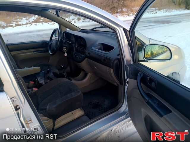 Серый Шевроле Такума, объемом двигателя 1.6 л и пробегом 150 тыс. км за 2750 $, фото 9 на Automoto.ua