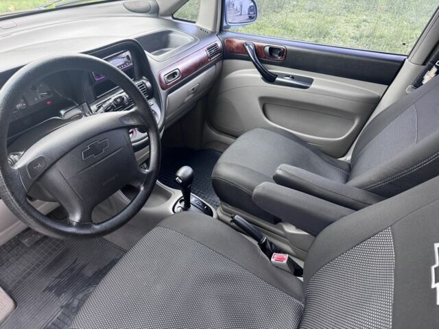 Серый Шевроле Такума, объемом двигателя 2 л и пробегом 124 тыс. км за 4400 $, фото 6 на Automoto.ua