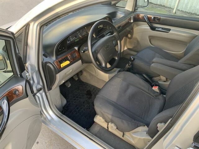 Серый Шевроле Такума, объемом двигателя 2 л и пробегом 220 тыс. км за 3400 $, фото 9 на Automoto.ua