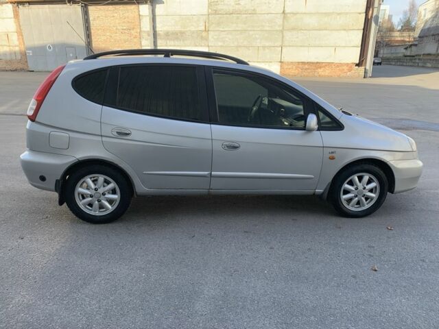 Серый Шевроле Такума, объемом двигателя 2 л и пробегом 220 тыс. км за 3400 $, фото 7 на Automoto.ua