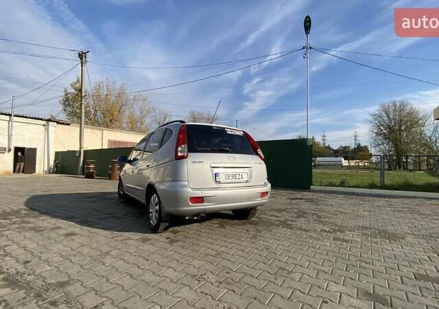 Серый Шевроле Такума, объемом двигателя 2 л и пробегом 325 тыс. км за 2700 $, фото 4 на Automoto.ua